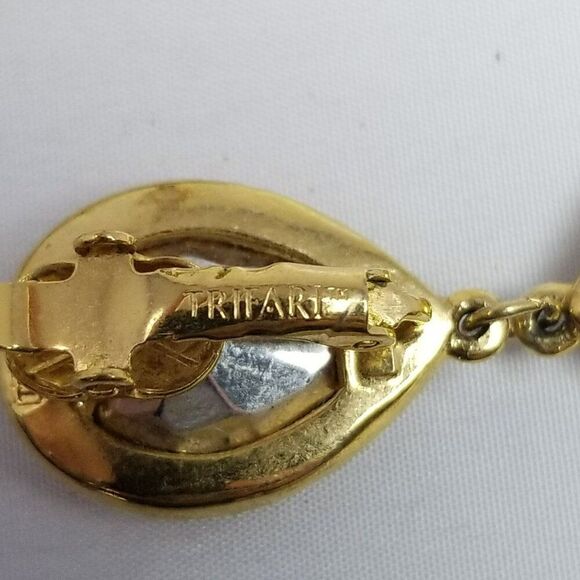 Vintage Trifari Purple and Red Jewel Tone Dangle Clip On Earrings, 90s Style - Picture 4 of 9